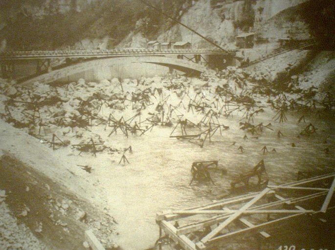 Pont routier (détruit)