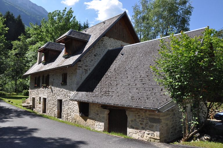 Moulin, scierie et battoir Richard puis moulin Vichet actuellement logement