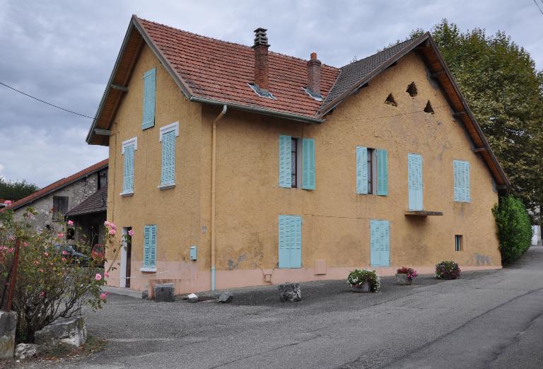 Ferme Curtillet, puis maison et édifice agricole, actuellement maison et remise