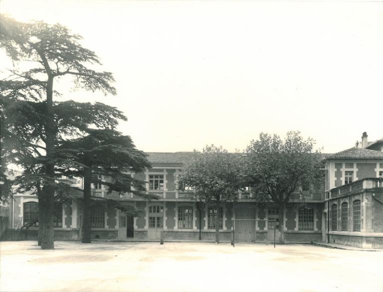 Le bâtiment des sciences du lycée Emile-Loubet (bâtiment G)