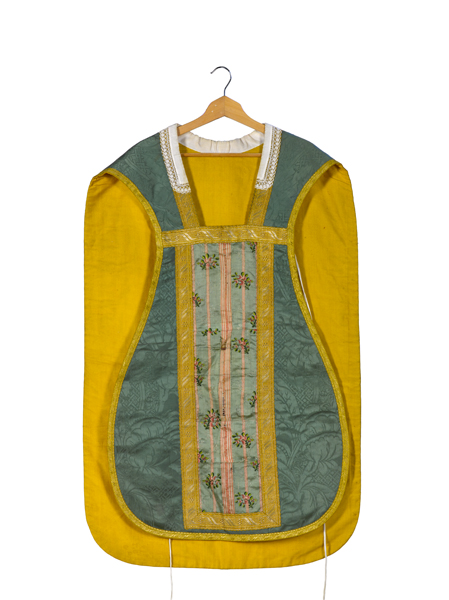 ornement vert : chasuble, étole