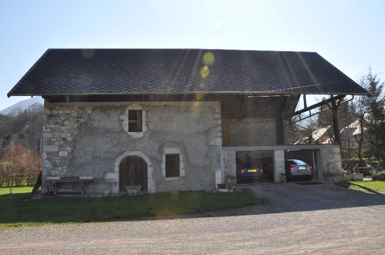 Moulins à farine, battoir à chanvre, foulon, scierie et pressoir à huile du Pont de Lescheraines actuellement logement