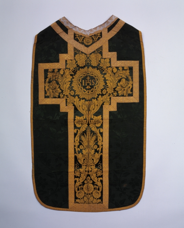 Chasuble, étole, manipule, bourse de corporal, voile de calice : ornement vert