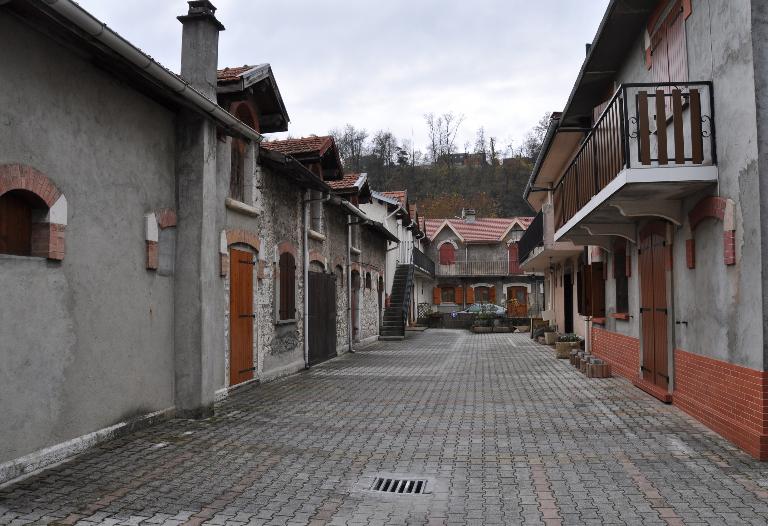 Abattoirs municipaux, puis ateliers municipaux, actuellement maisons et immeubles de logements