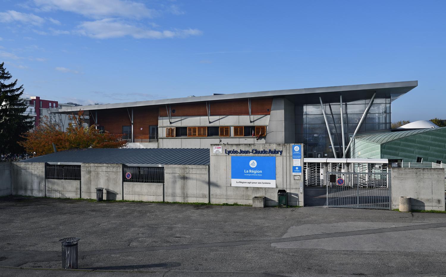 Lycée professionnel dit lycée des métiers des arts et des techniques de l'industrie Jean-Claude Aubry