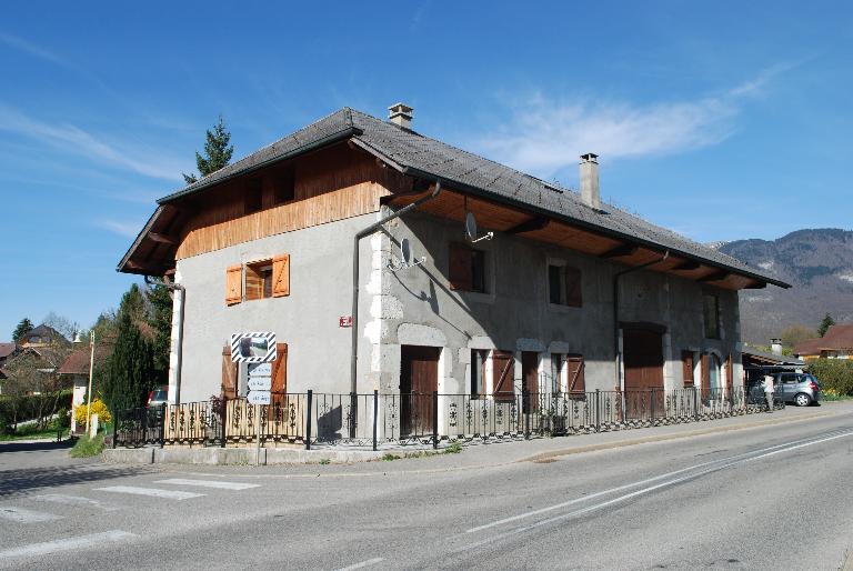 Ferme, auberge, relais de poste (?), actuellement maison.