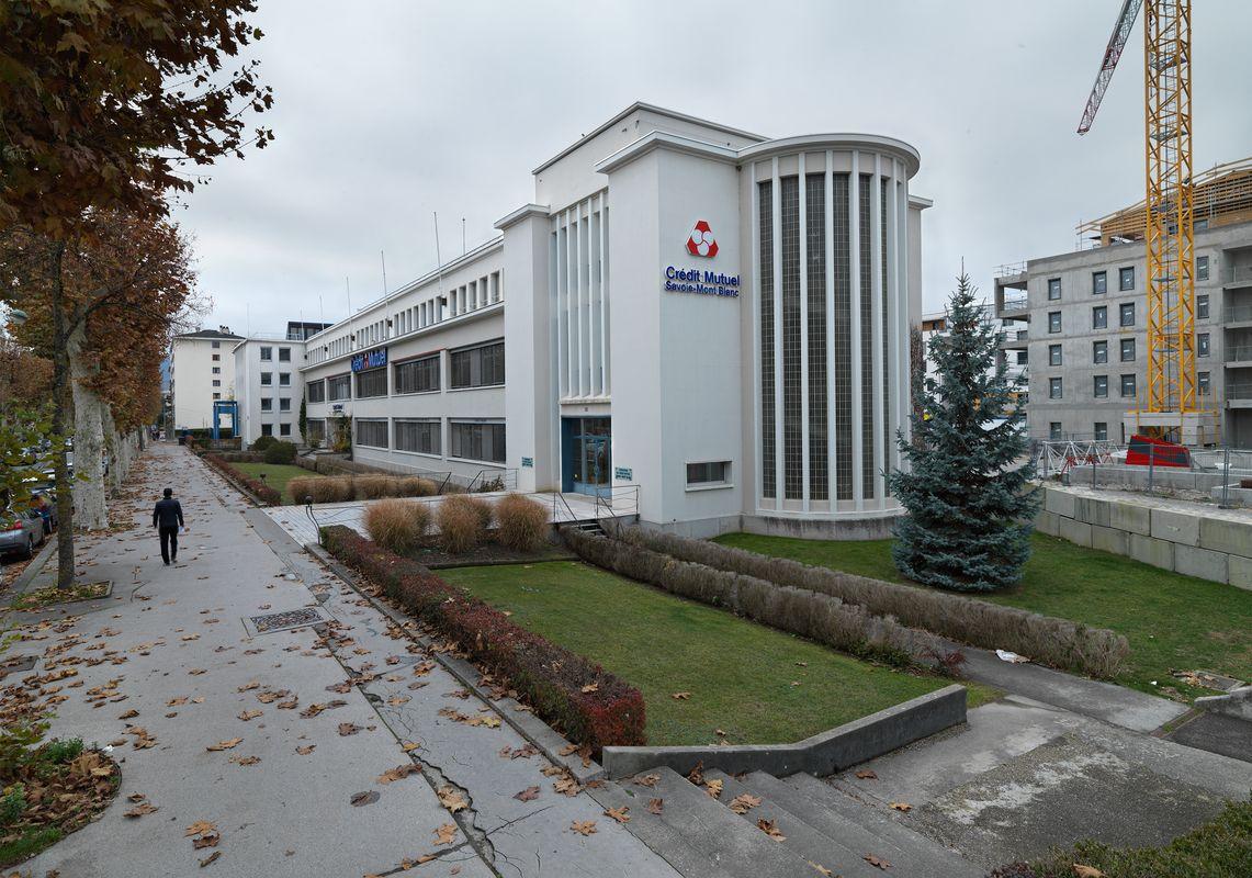 Usine Gillette (rasoirs et lames) actuellement immeuble de bureaux du siège du Crédit Mutuel