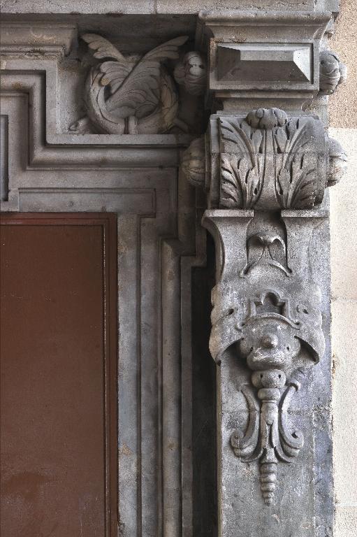 Porte (décor d'élévation extérieure) : porte de la chapelle des Messieurs