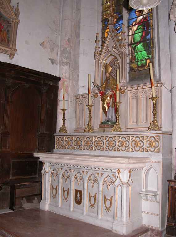 Ensemble de l'autel de saint Ennemond : autel, gradin d'autel, retable architecturé à niche (autel latéral nord)