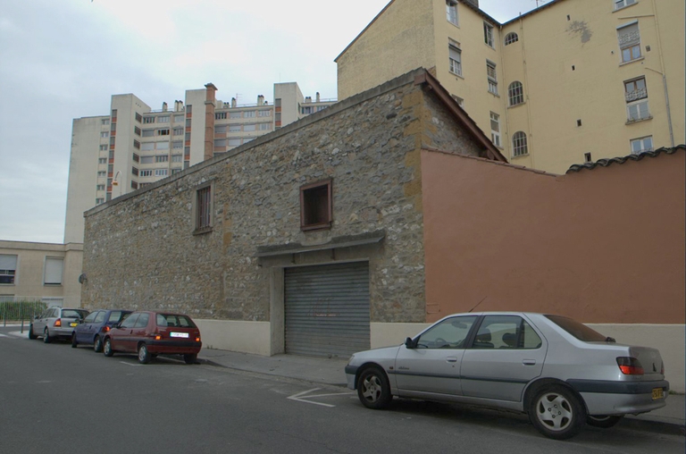 Entrepôt commercial dit marchand de vins en gros Dubost (J.) vins en gros Thévenet (L.) ancien négociant en vin