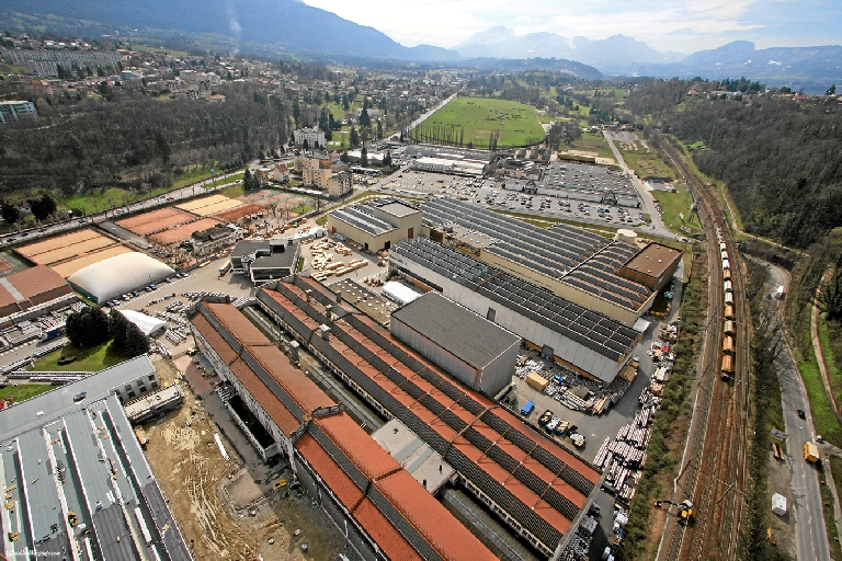 Usine de construction électrique, La Savoisienne, puis Alsthom-Savoisienne, puis Alsthom-Atlantique, puis Alsthom, puis GEC-Alsthom, puis Alstom, actuellement AREVA T et D Aix-les-Bains