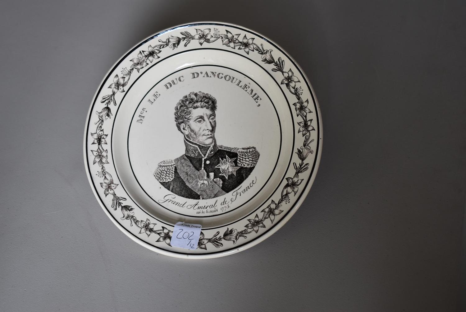Assiette au portrait du duc d'Angoulême