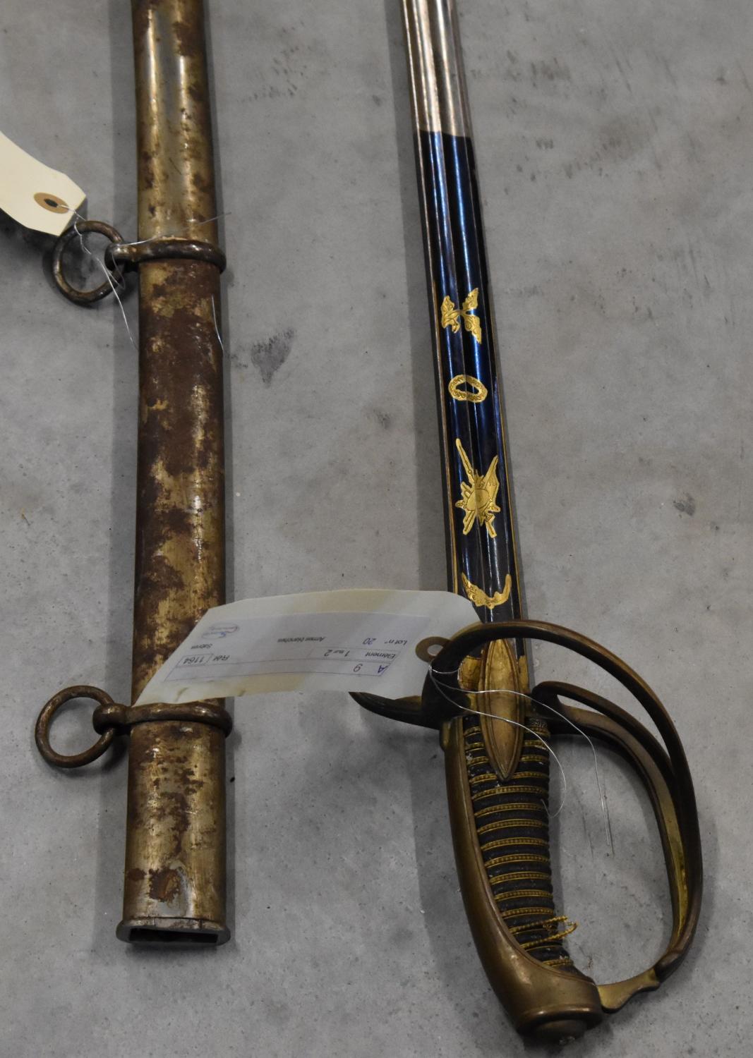 Fourreau d'un ensemble d'un sabre et son fourreau