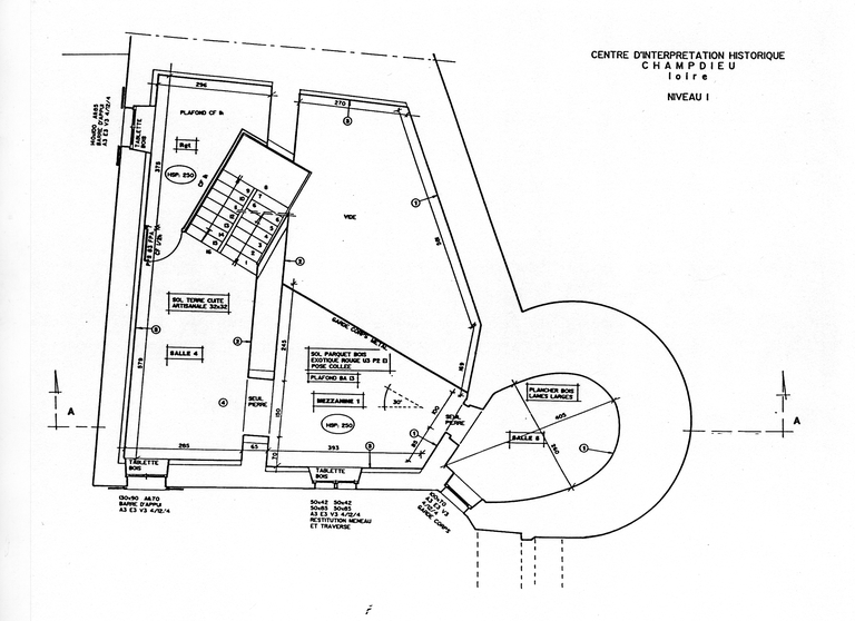 Porte de ville, dite porte de Bise, actuellement Centre d'interprétation de l'art roman en Forez