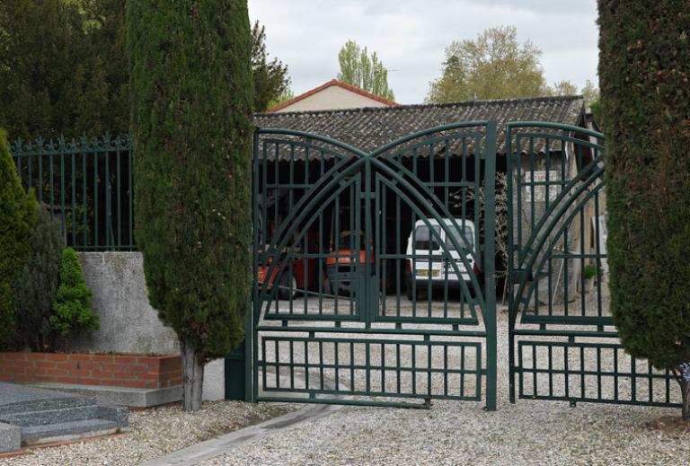 Usine de taille de matériaux de construction : P. Favre, entrepreneur de travaux funèbres, puis Marbrerie Paul-Favre