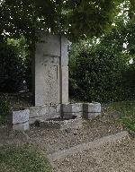 Fontaine : monument à Camille Roy