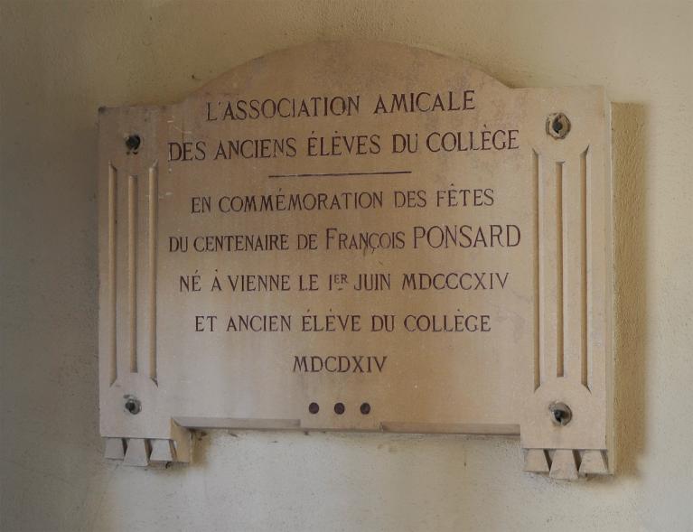 Collège de jésuites, puis institut national, école centrale supplémentaire, école communale secondaire, collège communal et école pratique de commerce et d'industrie, lycée, actuellement collège François-Ponsard
