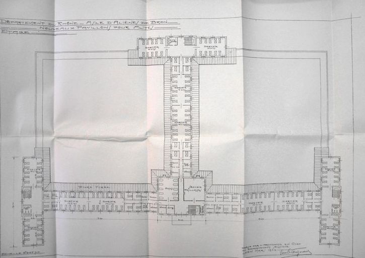 Asile d'aliénés de Bron, puis asile départemental d'aliénés du Rhône, puis asile d'aliénés du Vinatier, actuellement centre hospitalier Le Vinatier