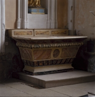 Autel tombeau, gradin d'autel : autel de la Vierge