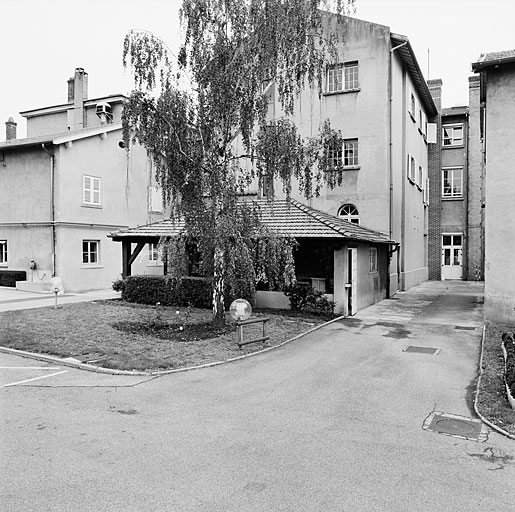 Magnanerie Poidebard actuellement établissement de bienfaisance dit la fondation Richard