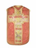 chasuble : ornement rose