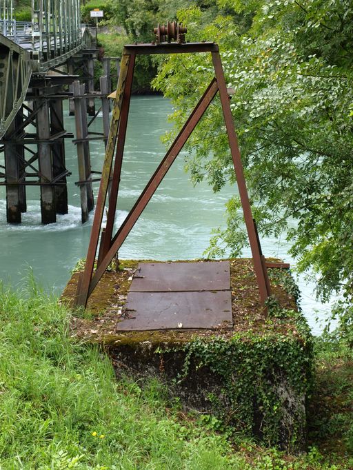 Bac du Pot au Sel du Parc puis bac de Surjoux (disparu, vestiges)