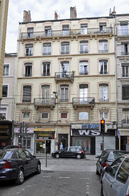 Immeuble, anciennement administration et magasin de la Manutention civile de Lyon