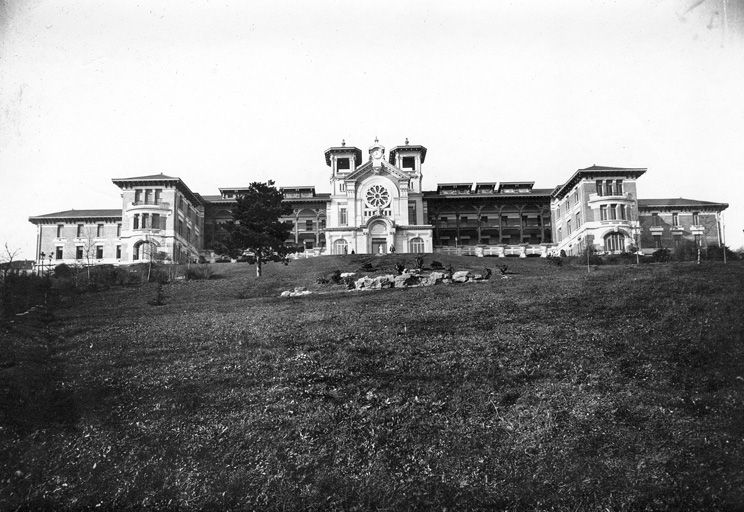 Hospice, puis hôpital pédiatrique Debrousse