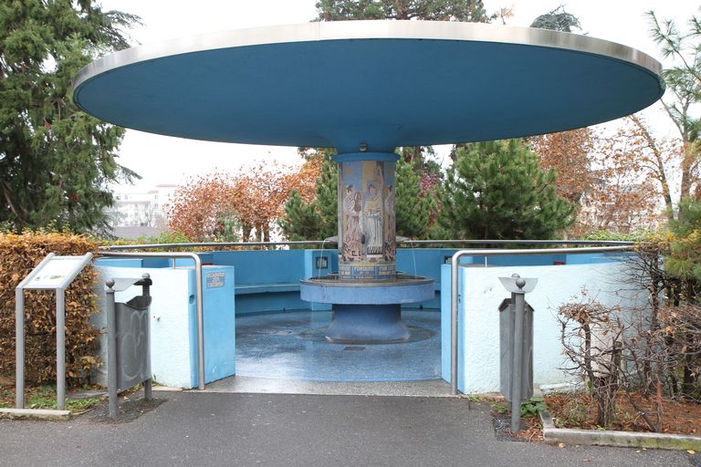 Fontaine, buvette dite Champignon de la Versoie