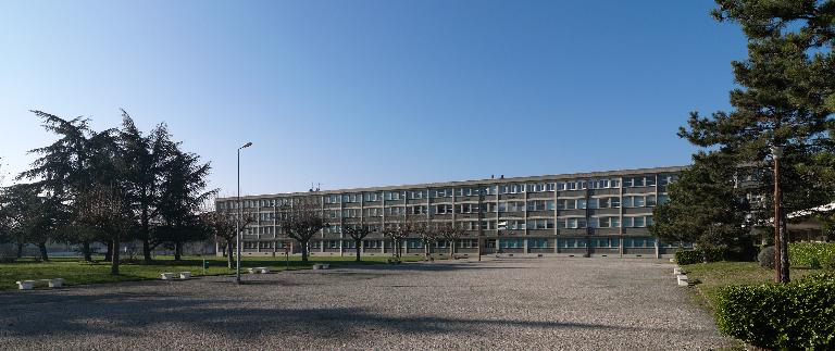 Lycée d'enseignement général, technique et professionnel, actuellement lycée des métiers du cuir, dit lycée du Dauphiné