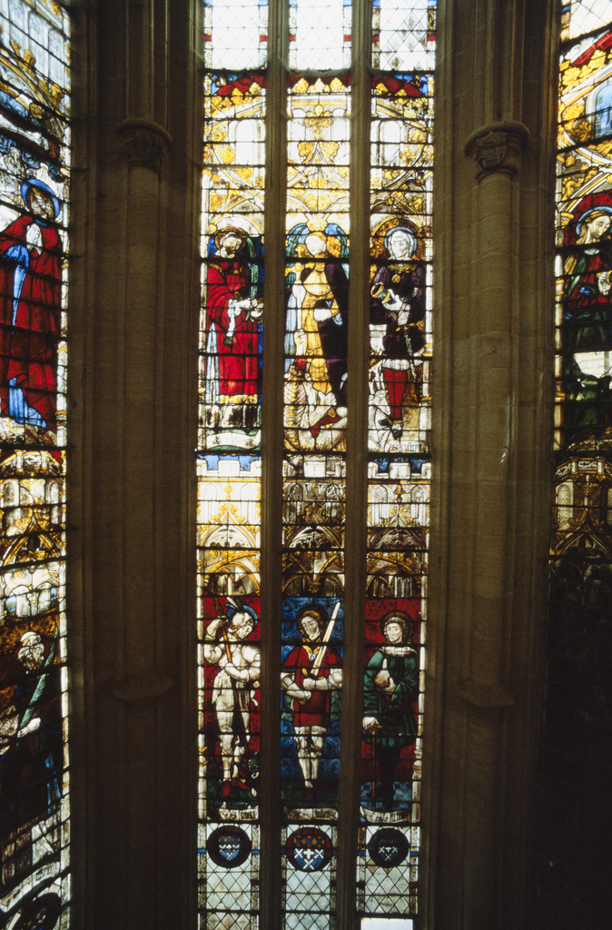 Verrière : saint Georges, saint Julien, saint Ferréol, saint Fortunat, saint Michel, saint Eustache (baie 2), verrière à personnages