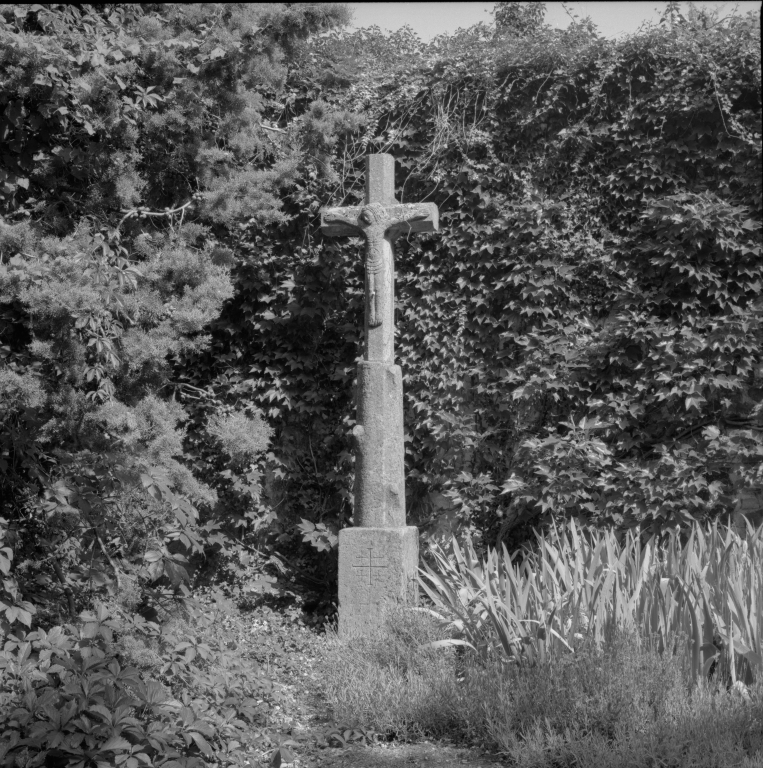 Les croix monumentales du canton de Boën et de la commune de Sail-sous-Couzan