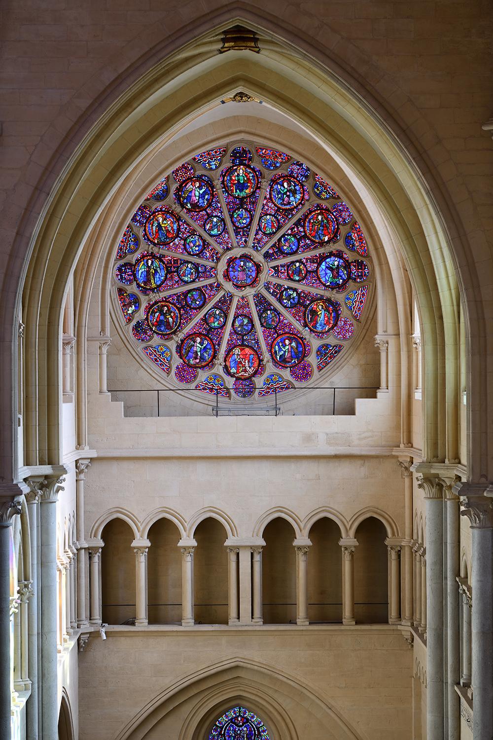 Verrière (baie 115 : rose nord) : le triomphe de l'Eglise, verrière figurée