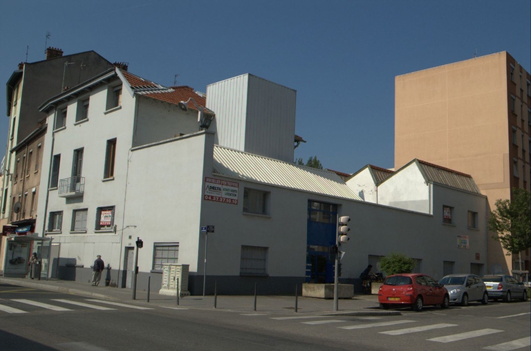 Usine à papier dite Paviot fabrique de sacs en papier actuellement société Delta immobilier