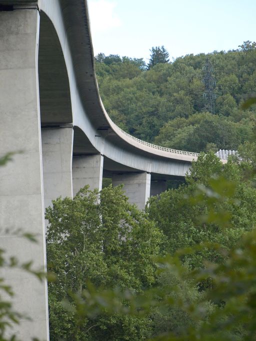 Viaduc autoroutier de Bellegarde