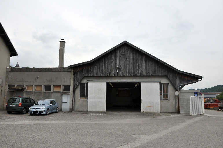 Edifice artisanal, Maison Grosse et Gerlat, puis usine de fabrication de matériaux de construction, entreprise de travaux publics, Entreprise Léon Grosse et Cie, actuellement Entreprise générale Léon Grosse