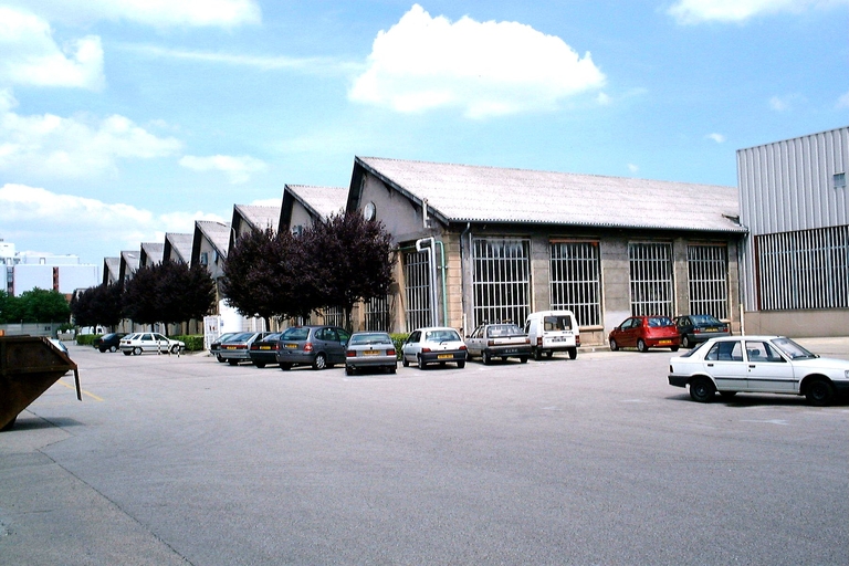 Usine d'armes dite manufacture Royale d'armes de Saint-Etienne puis GIAT Industrie actuellement cité du Design