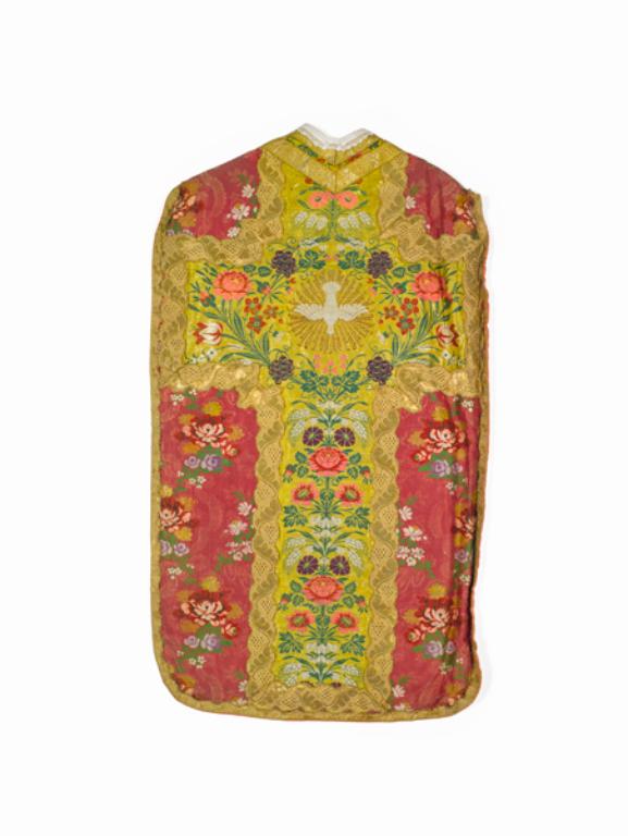 chasuble : ornement rouge