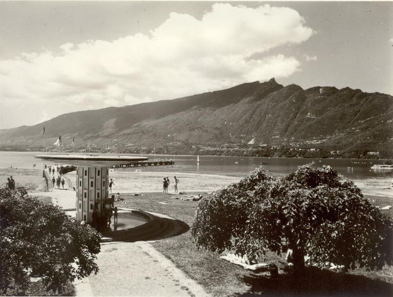 Plage artificielle, dite Plage de Coëtan puis Plage d'Aix