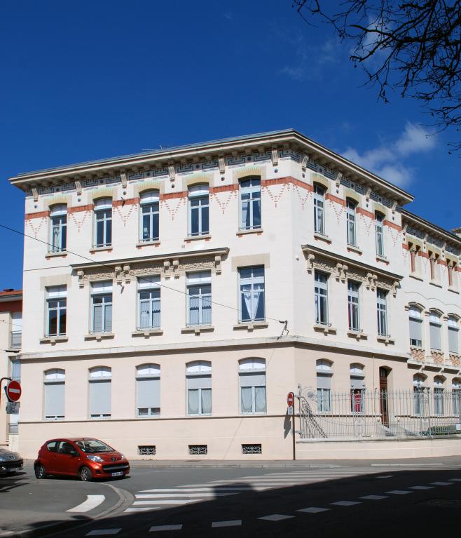 École pratique de commerce et d’industrie, actuellement lycée d’enseignement général, technologique et professionnel, dit cité scolaire Hippolyte Carnot