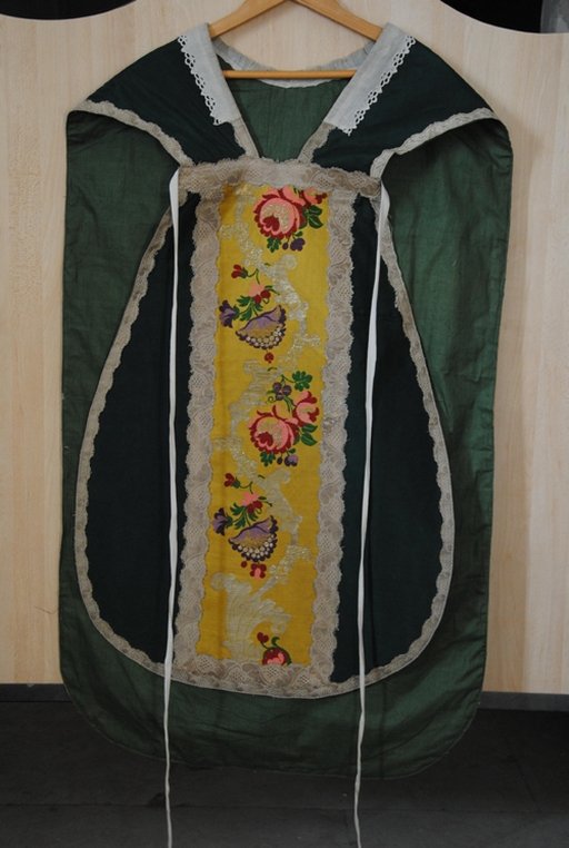 Ornement vert : chasubles (2)