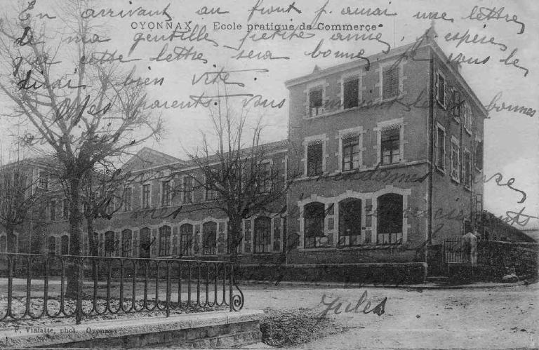 École primaire supérieure, puis École pratique de commerce et d'industrie, puis École nationale professionnelle, dite des matières plastiques, actuellement Lycée d'enseignement général et technologique Paul-Painlevé