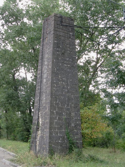 Bac, puis bac à traille de Neyron (disparu) ; piles (vestiges)