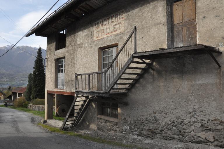 Moulin à farine Déglise puis minoterie Pillet actuellement sans affectation