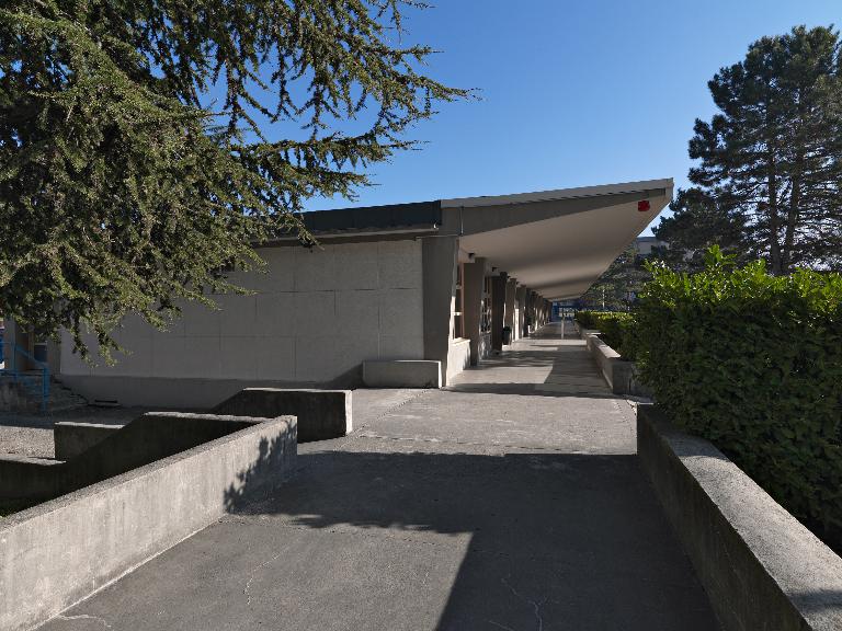 Lycée d'enseignement général, technique et professionnel, actuellement lycée des métiers du cuir, dit lycée du Dauphiné