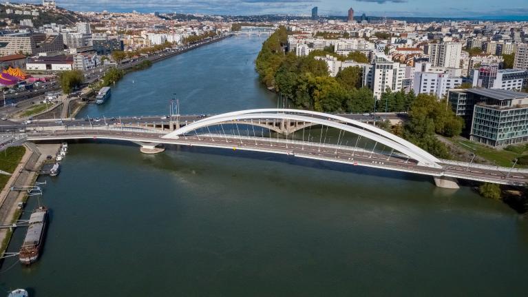 Pont Raymond Barre, pont transports mode doux