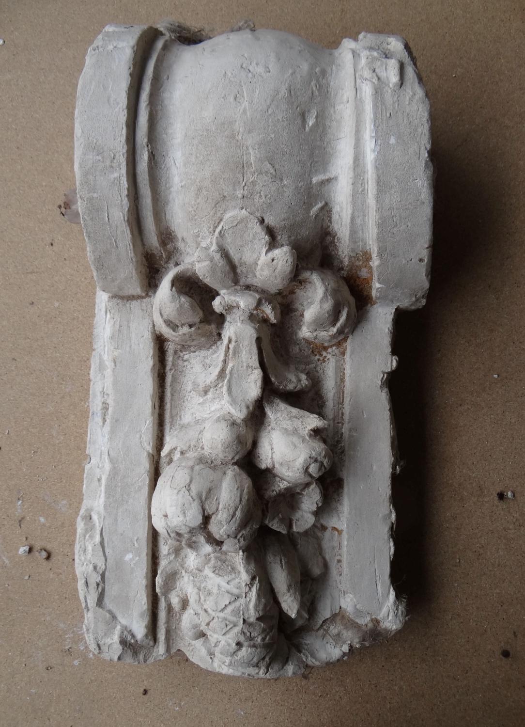Fragment n°10 d'un ensemble de 18 fragments de maquette de décor d'architecture