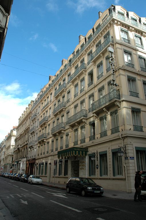 Immeuble aujourd'hui Globe et Cecil hôtel