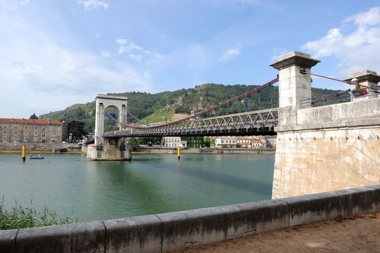 Pont routier, actuellement passerelle Marc Seguin