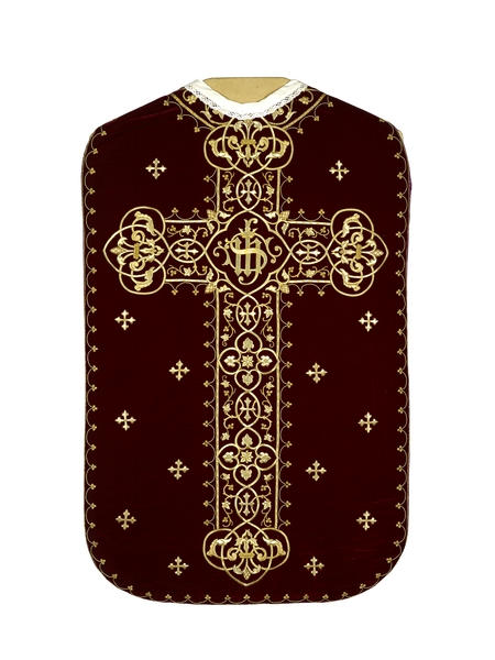 ensemble de 5 chapes, une chasuble, quatre dalmatiques, trois étoles, cinq manipules, un voile de calice, une bourse de corporal, un voile huméral : ornement rouge n°1